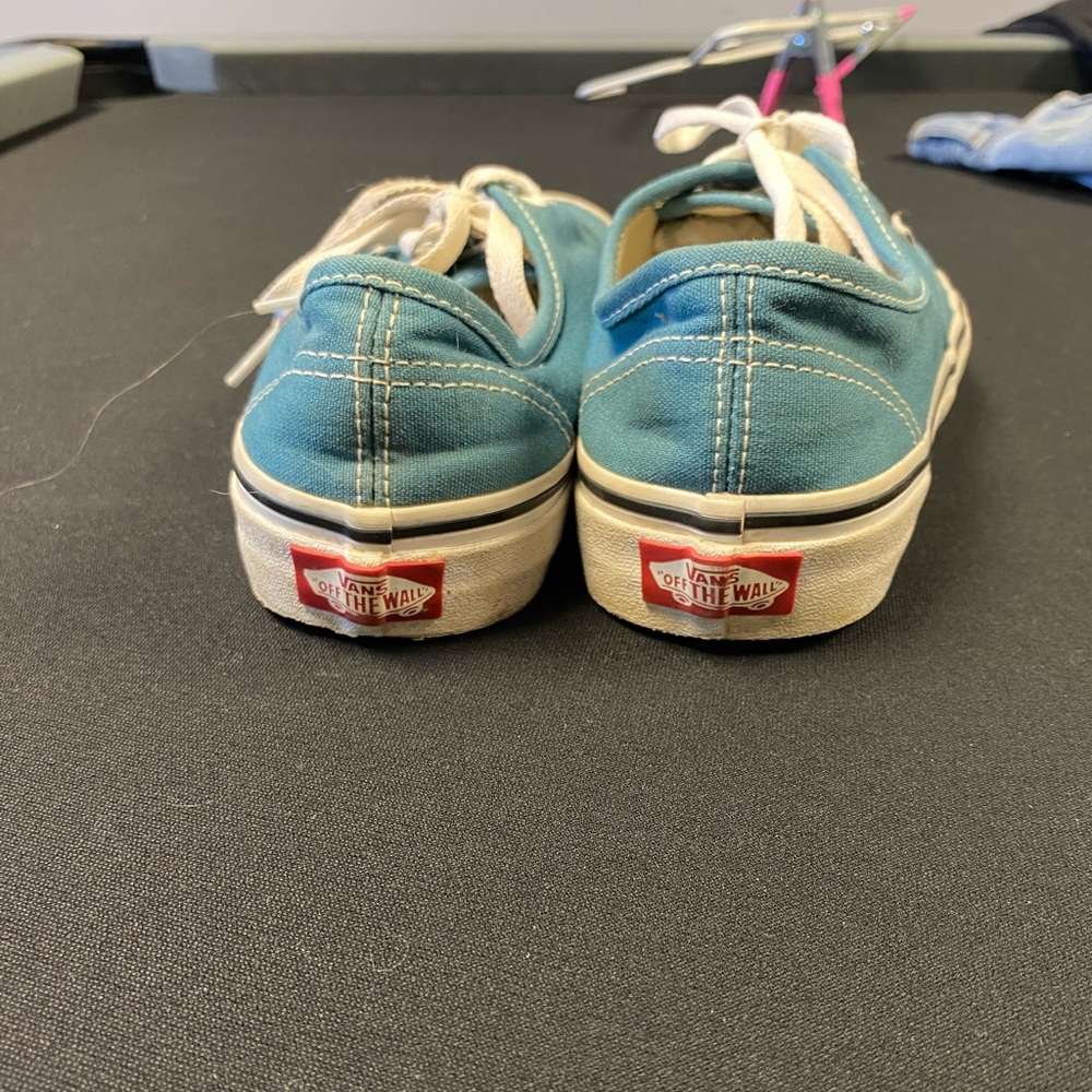 Vans - Picture 5 of 7